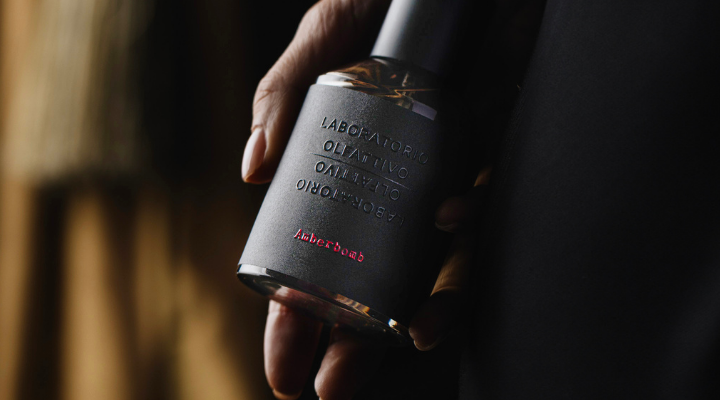 Perfume, Authored in the Feminine